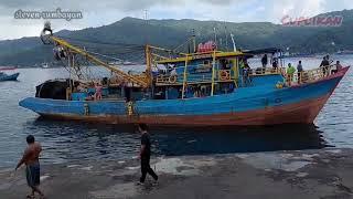 proses sandar KM MINAHASLINDO di dermaga bitung