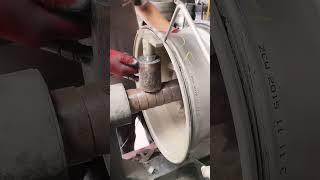 Repair process for the deformed wheel hub