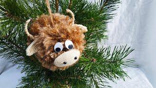 Symbol 2021 Do-it-yourself bull. DIY Christmas crafts and gifts