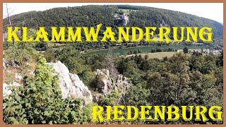 Klamm Riedenburg - Klammwanderung mit Blick auf Burg Prunn - Altmühltal Panoramaweg mit Felsen