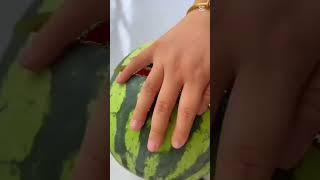 수박 통채로 먹지 마요!!