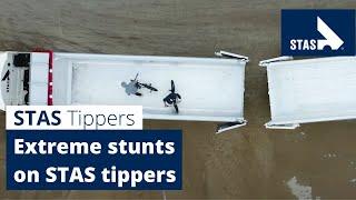 Extreme stunts with STAS tipping trailers