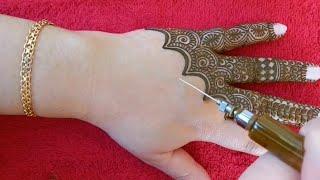 نقش حناء جميل في اليد unique and beautiful henna design