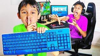 Wireless Keyboard Prank HACK on Me Playing Fortnite! (Little Brother)