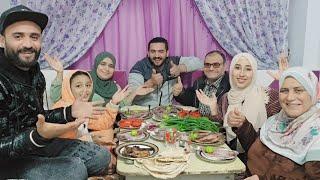 فرحتنا بلمتنا جمعتهم حوليا إتلمينا وأكلنا فسيخ ف غرفه النوم🫣الفيديو قبل ال حصل لحمل أمل🫄الحمد لله️