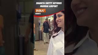 Glamorous Shamita Shetty spotted at Mumbai airport #indiatvnews #shamitashetty #bollywood #shorts