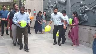 Team Building-Balloon Game