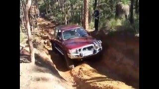 22R Hilux at Mundaring Powerlines