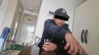 가출여고생을 재워준다고 하길래 찾아가보았다