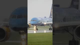 757 SCREAMING WET TAKEOFF