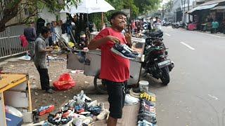 WOW ‼️COME AGAIN 85 PAIRS OF BRANDED SHOES AT JATINEGARA FLEA MARKET#wabangomen081399645727