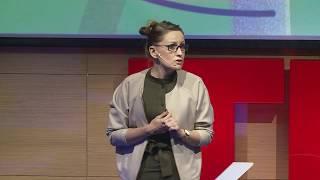 Minimalizm to życie na własnych warunkach  | Katarzyna Kędzierska | TEDxKatowiceSalon