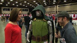 A geek shows a non-nerd the ropes at Fan Expo Dallas (Dallas Comic Con)
