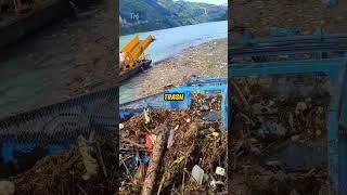 This Genius Cleaning River Machine in China Is So Good #garbage #pollution