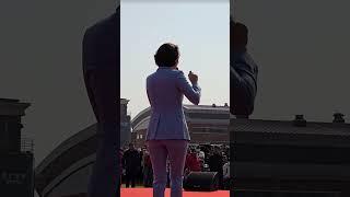 央視主持人，文藝下鄉現場主持的風采~#央視#主持人# #traveltochina
