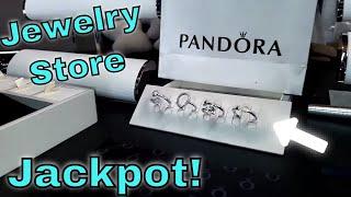DUMPSTER DIVING JEWELRY STORE JACKPOT!! BEST JEWELRY DUMPSTER DIVING JACKPOT!!