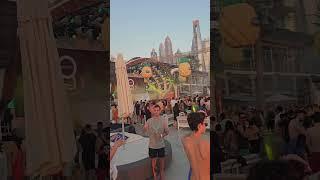 best beach party at dubai beach club zero gravity