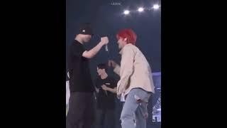 vernon trying to give the mic to minghao but he kept bumping him #shorts #viral #funny #kpop