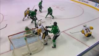 Niemi reads and reacts to stop Schultz pinching from point