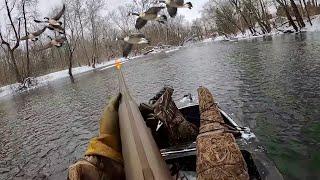 Jump Shooting Ducks and Geese on the River! (Unexpected Limits)