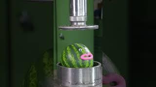 Tomatoes vs. 150 ton hydraulic press 🫣 #hydraulicpress #crushing #satisfying #viral