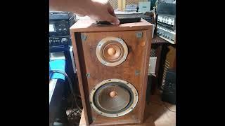 KLH SPEAKER DESIGNED BY HENRY KLOSS ( ING ACOUSTIC RESEARCH ) THE  "KILLER " ROGERS MONITOR !