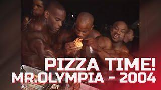 Mr Olympia - 2004 pizza time!