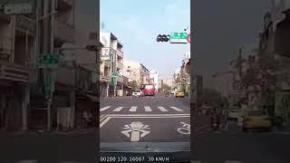 車禍跟車速快慢已經沒關係了 學長照樣可以搞你 學長開車系列  #台灣 #卡車司機 #交通 #職業駕駛 #高雄