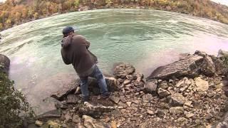 Fighting a 25 lb Lower niagara river salmon