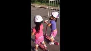 ANDANDO DE PATINETE PARQUE VILLA LOBOS - Gêmeas Japonesas 4 anos