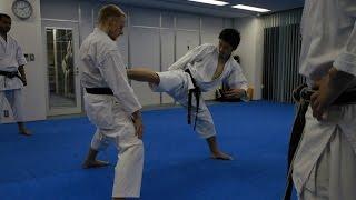 Mikio Yahara: Yoko Kekomi Geri. Training in KWF Honbu Dojo 2012