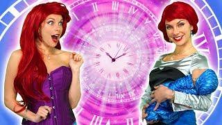 DISNEY PRINCESS TIME TRAVELERS. (Ariel, Jasmine, Belle, Anna and Elsa See Their Future) Totally TV