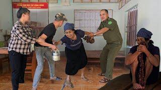 Prison For Cruel Mothers-In-Law. Luan And Giang Brought Food Into The Cell To Visit Their Mother