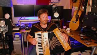 Northern Lights of Old Aberdeen - Scottish accordion Instrumental