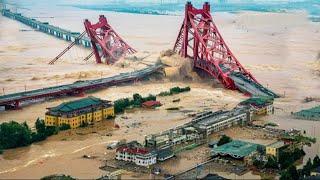 Footage of bridge destruction in China! A giant stream of water hit Shangluo, debris everywhere