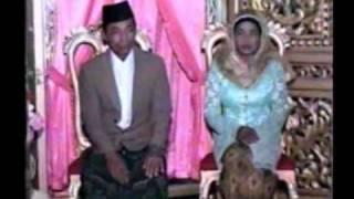 Kenangan Pesta Pengantinku 8 oct 2002 part 3.flv