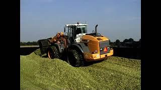 Maïs 2005 Loonbedrijf van den Hoogen met o.a.Ginaf 6x6,John Deere 8100,Liebherr 544