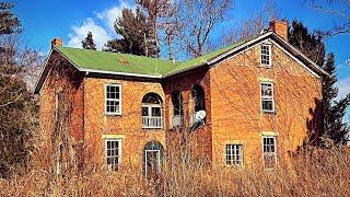 We Explored An Abandoned Country Home in Kentucky (You won’t believe what we see inside)