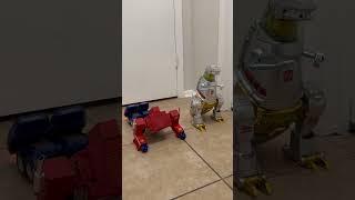 Optimus Prime & Grimlock roll #transformers #optimusprime #shorts #robot #dinosaur #cool #fun #funny