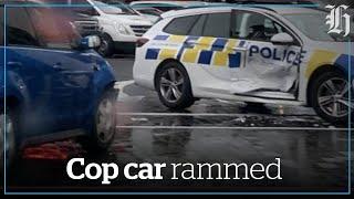 Police car rammed in downtown Auckland | nzherald.co.nz