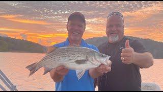 Hammering giant Hybrid stripers on Lake Monroe with Rick Quade & Wiper Sniper