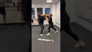 DAS TUT WEH! #selbstverteidigungfürfrauen #urbancombatives #training