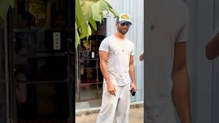 Shahid Kapoor spotted in Bandra | #shahidkapoor #bollywood #bollywoodplus #shortvideo #viralvideo