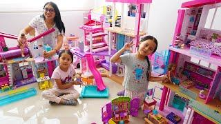 JUGAMOS con las CASAS DE BARBIE y las DECORAMOS