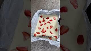 Ciasto z truskawkami, proste i wilgotne #pyszne #food #ciasto #truskawki #przepis #recipe #foryou
