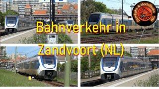 Eisenbahnverkehr in Zandvoort aan Zee (Niederlande)