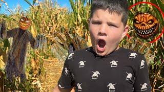 DON'T GO INTO THE HAUNTED CORN MAZE! (Pumpkin HEAD is in there!)