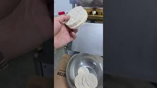 Simple rice cake machine making 80mm puffed rice cakes from Korea. #machine #snacks #food