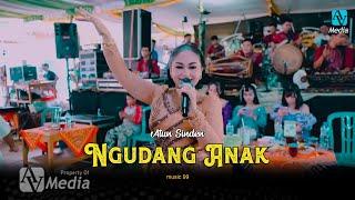 NGUDANG ANAK DI SKOB MUSIC 99 ( ATUN SINDEN ) JANUR KUNING NYELLL KABEH JOGET