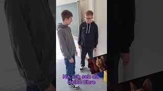 #shorts Jeder kennt einen, der so ist #schule #streber #pausenclown #petze #lustig #funny #comedy